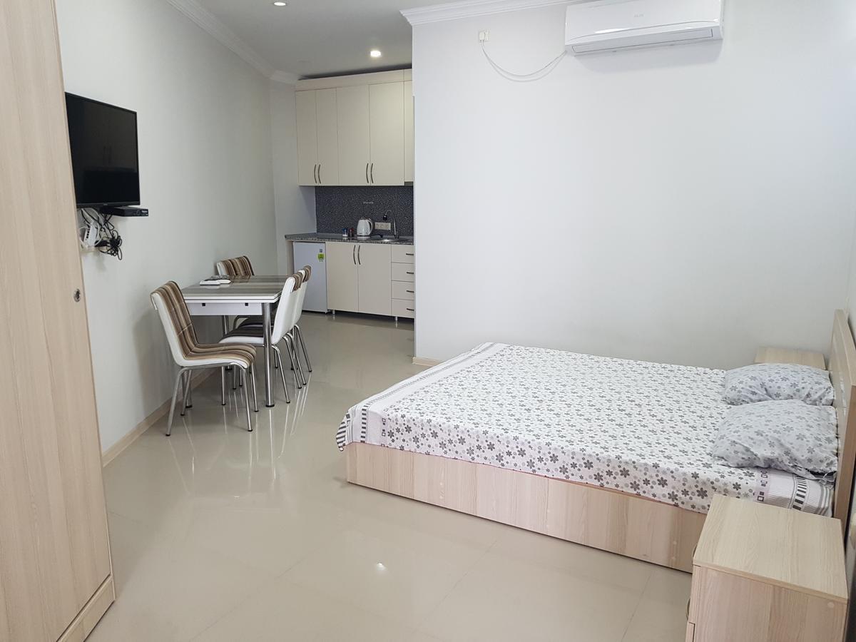 Apartment In Front Of Mcdonald'S Μπατούμι Εξωτερικό φωτογραφία