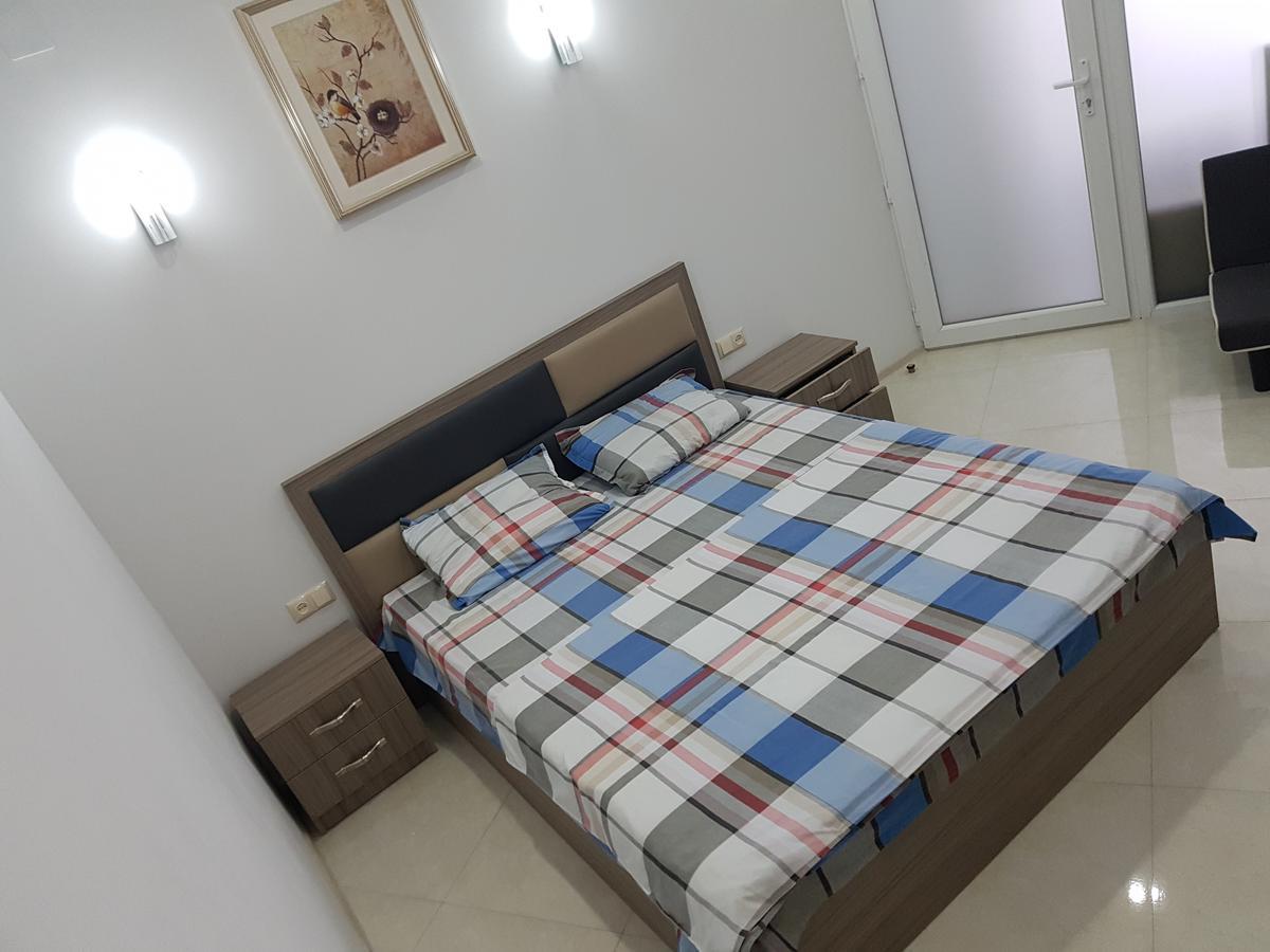 Apartment In Front Of Mcdonald'S Μπατούμι Εξωτερικό φωτογραφία