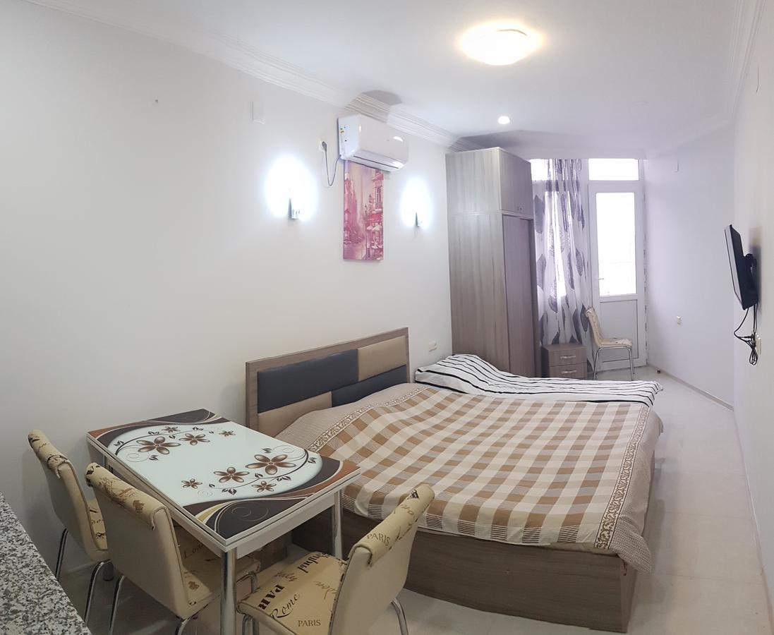 Apartment In Front Of Mcdonald'S Μπατούμι Εξωτερικό φωτογραφία