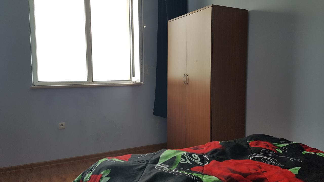 Apartment In Front Of Mcdonald'S Μπατούμι Εξωτερικό φωτογραφία
