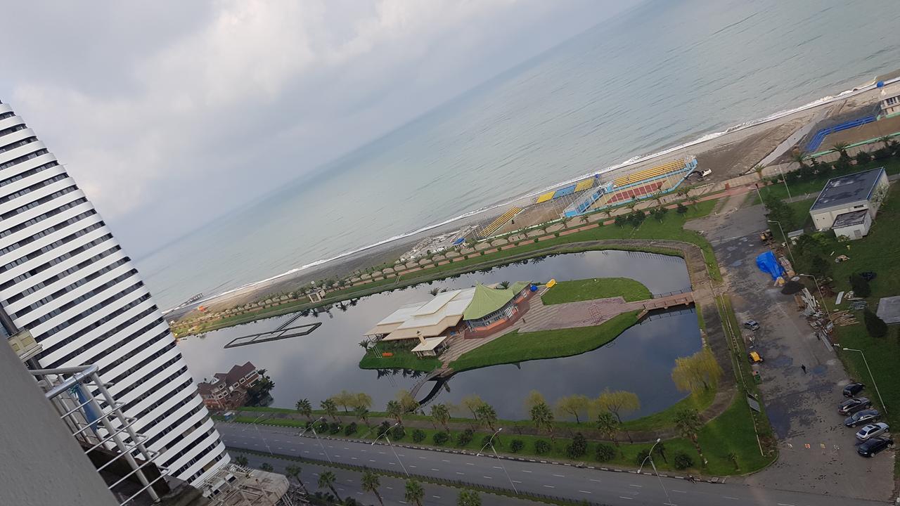 Apartment In Front Of Mcdonald'S Μπατούμι Εξωτερικό φωτογραφία