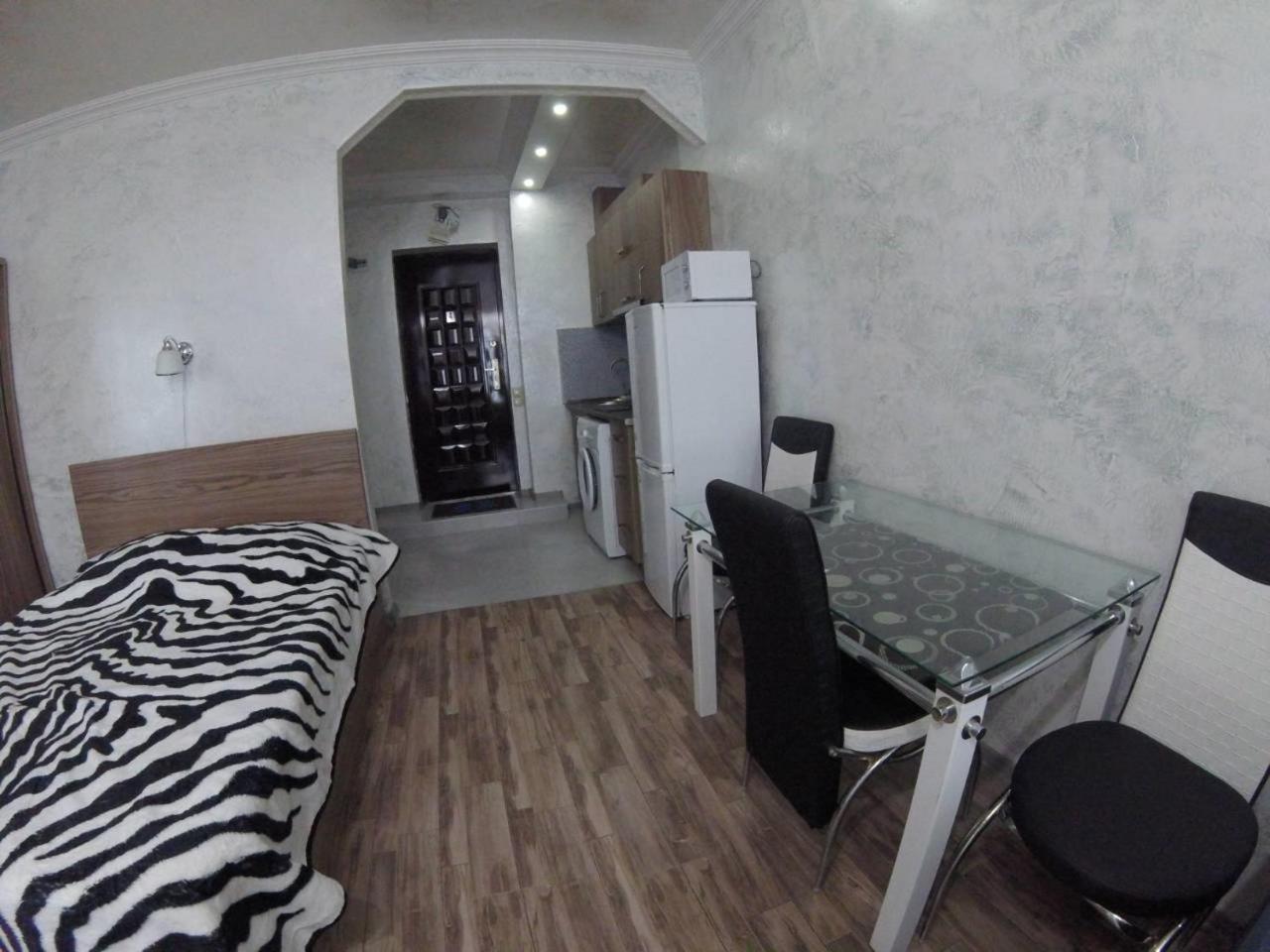 Apartment In Front Of Mcdonald'S Μπατούμι Εξωτερικό φωτογραφία