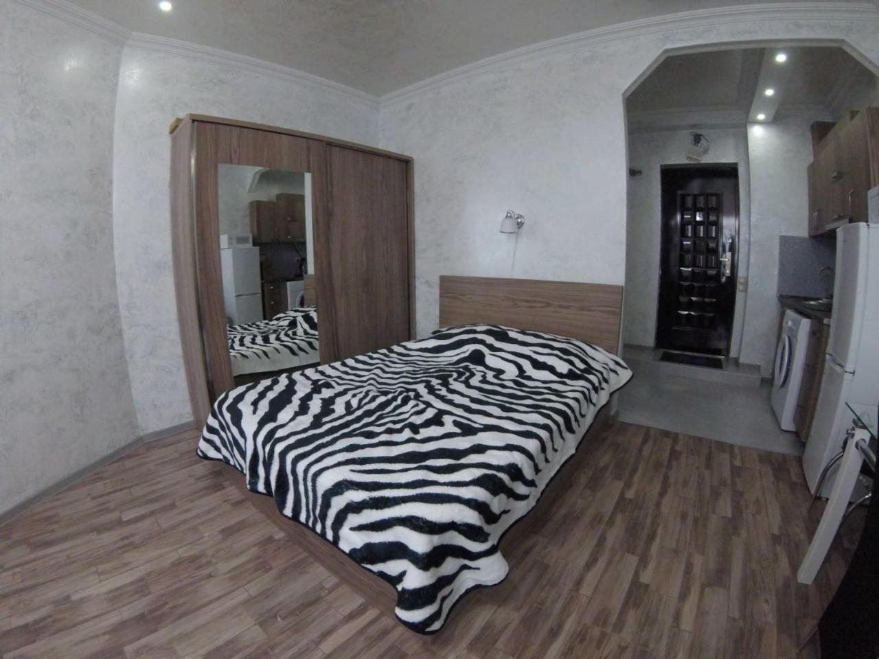 Apartment In Front Of Mcdonald'S Μπατούμι Εξωτερικό φωτογραφία